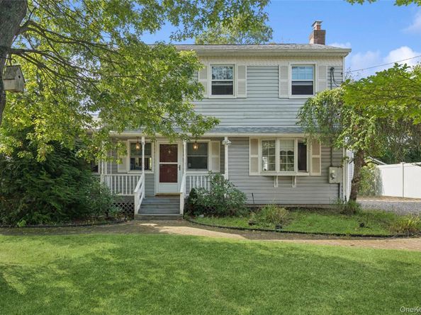 18 Shirley Street, Center Moriches NY 11934