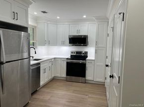 228 Springmeadow Drive H, Holbrook NY 11741