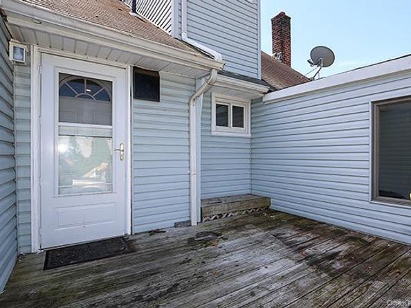 39 Inchcape Road, Bay Shore NY 11706