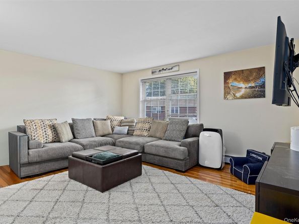 253 Hicksville Road 2K, Bethpage NY 11714