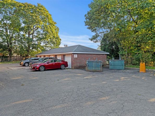 253 Hicksville Road 2K, Bethpage NY 11714