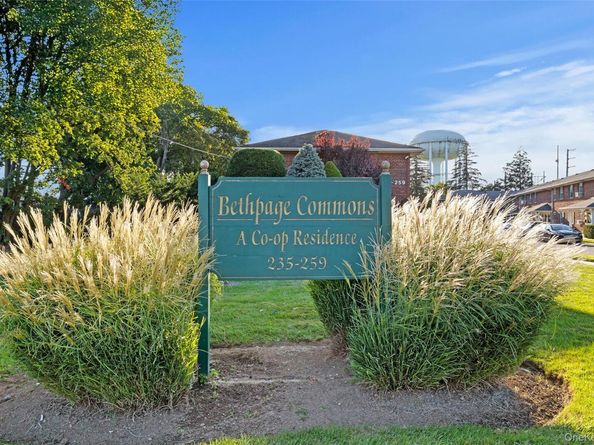 253 Hicksville Road 2K, Bethpage NY 11714