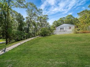 8 Glenwood Place, Farmingville NY 11738