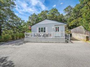 8 Glenwood Place, Farmingville NY 11738