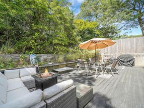 8 Glenwood Place, Farmingville NY 11738