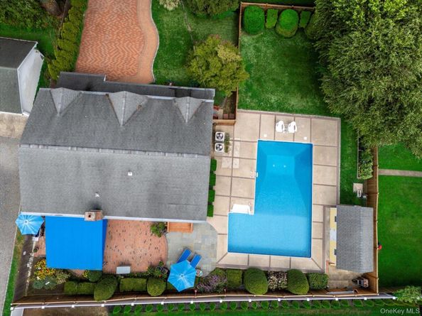 14 Olive Court, Rockville Centre NY 11570