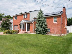 40 Bayview Place, Massapequa NY 11758