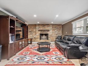 40 Bayview Place, Massapequa NY 11758