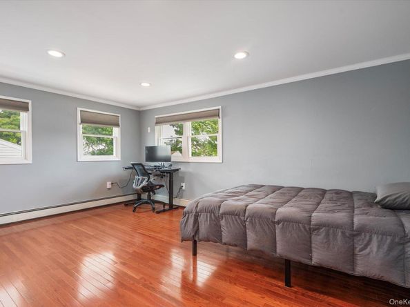 40 Bayview Place, Massapequa NY 11758