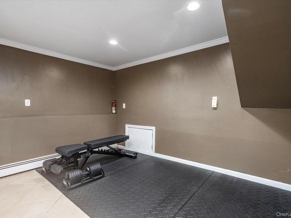40 Bayview Place, Massapequa NY 11758