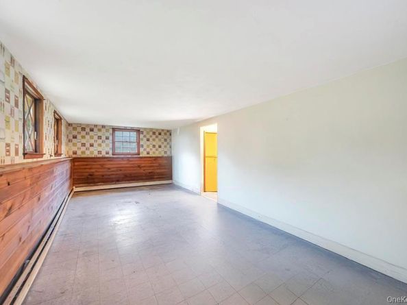 14 Woodvale Avenue, Kings Park NY 11754