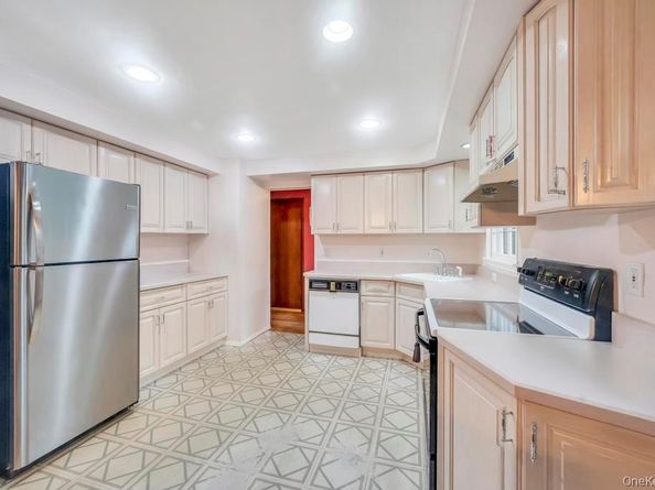 14 Woodvale Avenue, Kings Park NY 11754