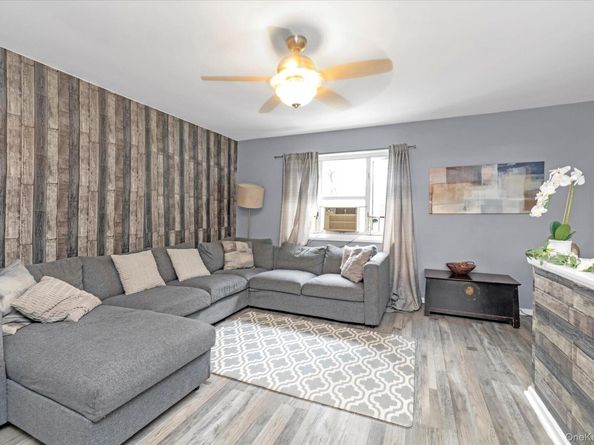22402 Stronghurst Avenue 208, Queens Village NY 11427