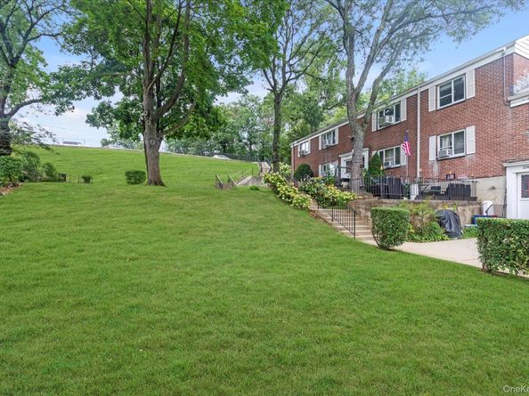 22402 Stronghurst Avenue 208, Queens Village NY 11427