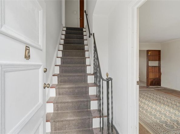 207 N Nassau Avenue, Massapequa NY 11758