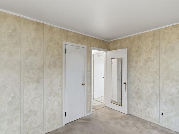 207 N Nassau Avenue, Massapequa NY 11758