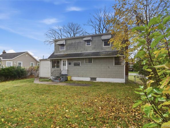 207 N Nassau Avenue, Massapequa NY 11758