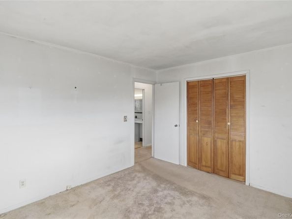 207 N Nassau Avenue, Massapequa NY 11758