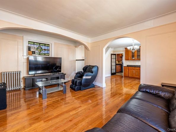 1059 Neill Avenue, Bronx NY 10461