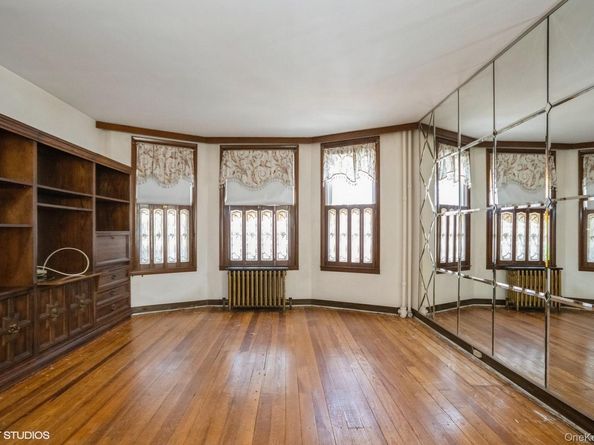 4261 Byron Avenue, Bronx NY 10466