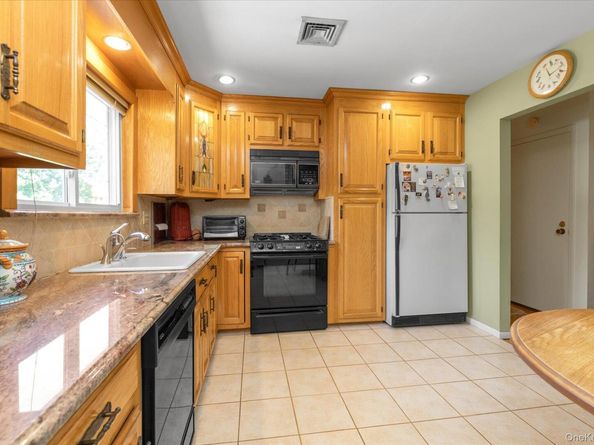 41 Villanova Lane, Dix Hills NY 11746