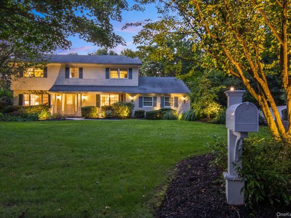 5 Barnyard Lane, Setauket NY 11733