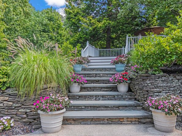 5 Barnyard Lane, Setauket NY 11733