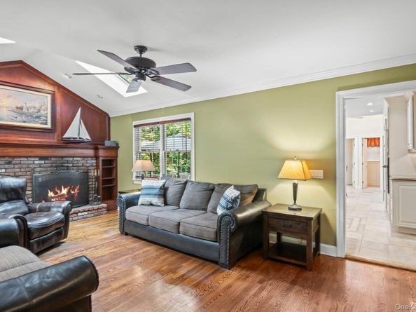 5 Barnyard Lane, Setauket NY 11733