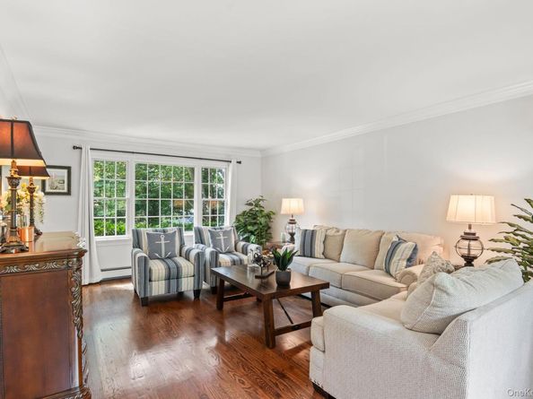 5 Barnyard Lane, Setauket NY 11733
