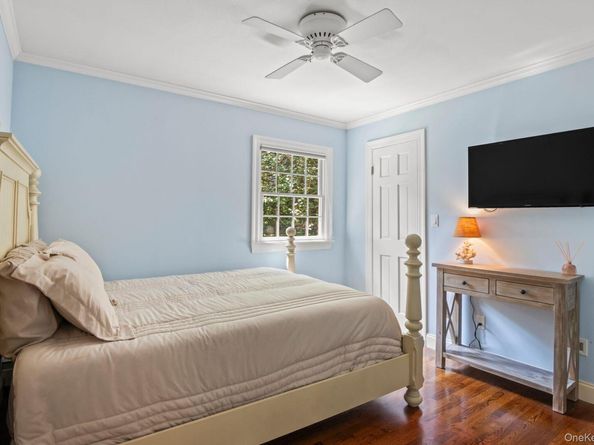 5 Barnyard Lane, Setauket NY 11733