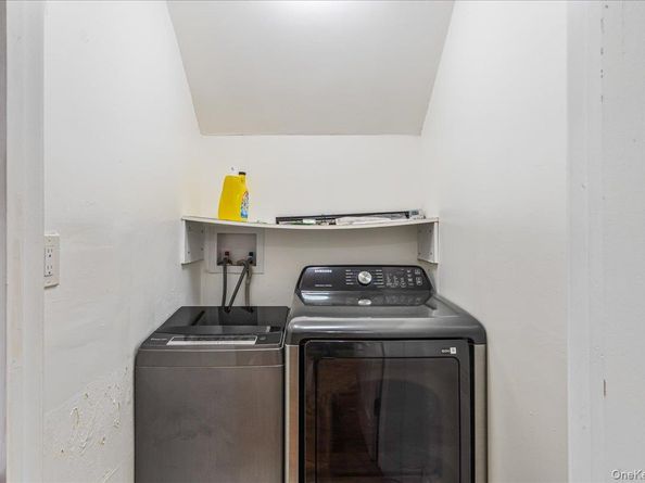 159 Spring Lane, Levittown NY 11756