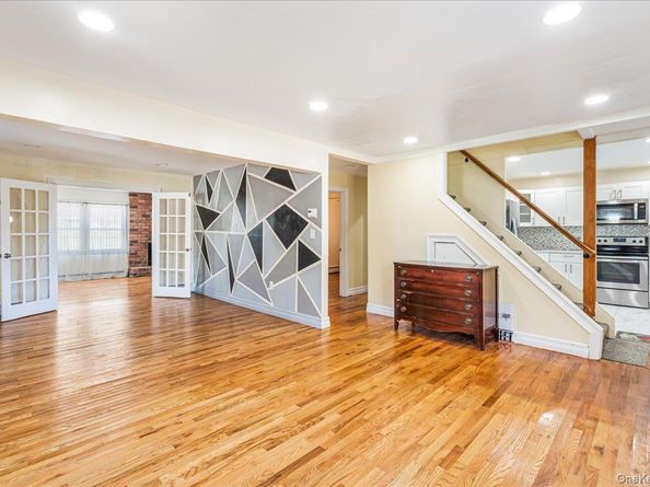 159 Spring Lane, Levittown NY 11756