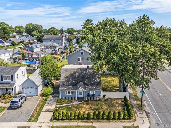159 Spring Lane, Levittown NY 11756