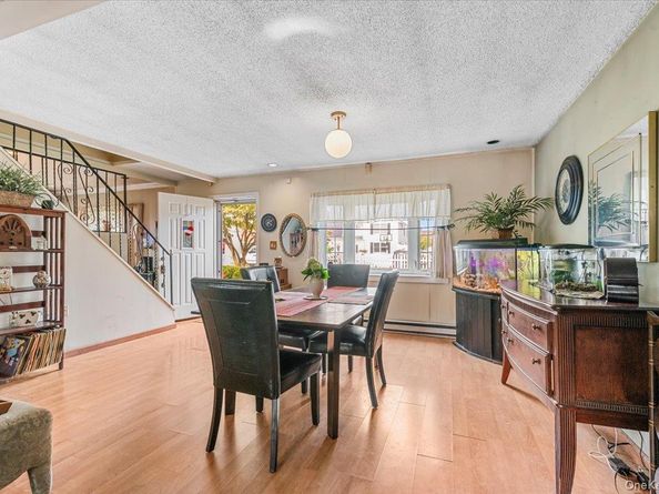 34 Curve Lane, Levittown NY 11756