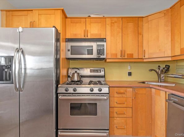 154-23 Riverside Drive 10B, Whitestone NY 11357