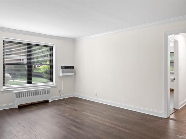 6 West Mill Drive 1A, Great Neck NY 11021