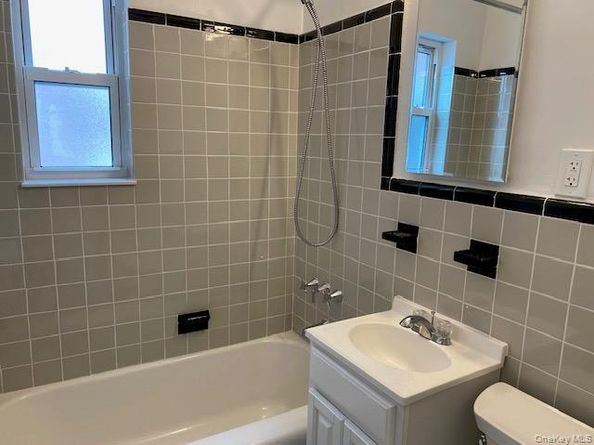 260-18 75th Avenue 1st fl, Glen Oaks NY 11004