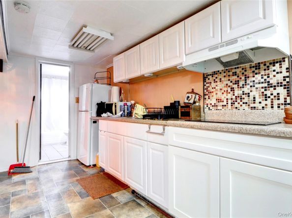 6510 80th Avenue, Glendale NY 11385