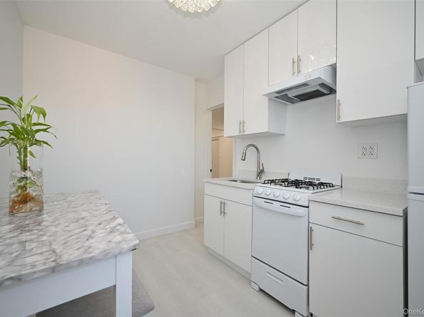 100-25 Queens Boulevard 7M, Forest Hills NY 11375