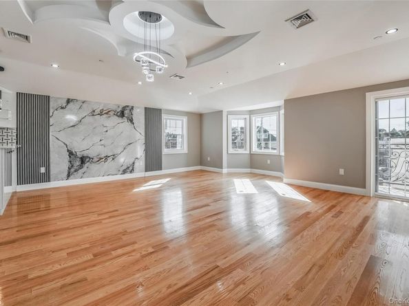 116-39 Newburg St, Saint Albans NY 11412