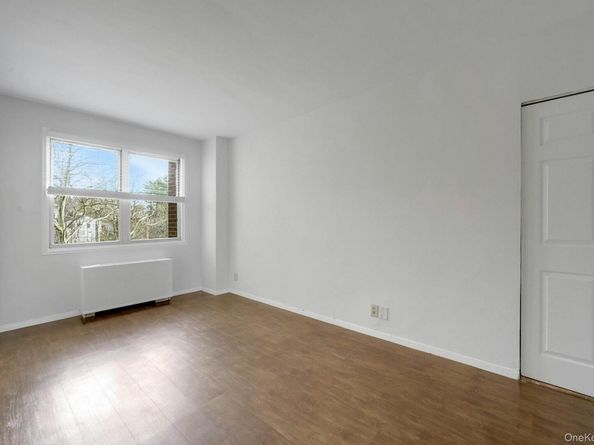 260 Garth Road 4E4, Scarsdale NY 10583