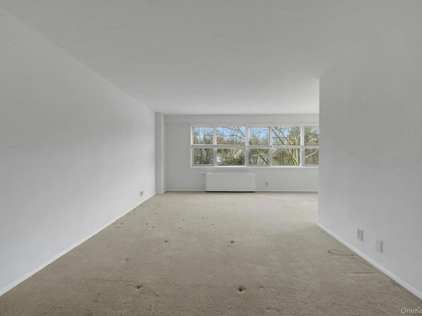 260 Garth Road 4E4, Scarsdale NY 10583