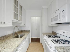 260 Garth Road 4E4, Scarsdale NY 10583