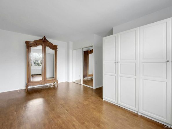 260 Garth Road 4E4, Scarsdale NY 10583