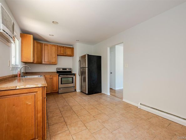 1139 Waverly Avenue, Farmingville NY 11738