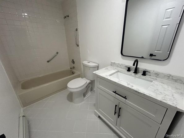 5 Norfolk Court, Coram NY 11727