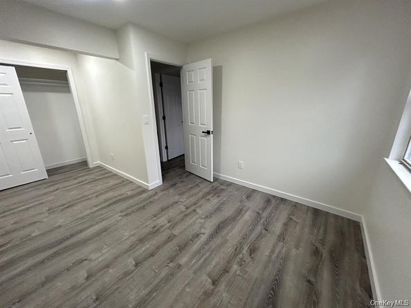 5 Norfolk Court, Coram NY 11727