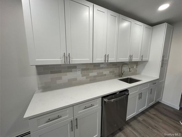 5 Norfolk Court, Coram NY 11727