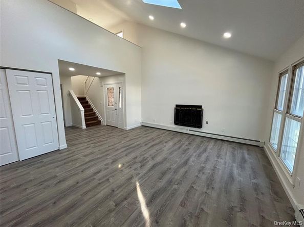 5 Norfolk Court, Coram NY 11727