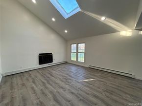 5 Norfolk Court, Coram NY 11727